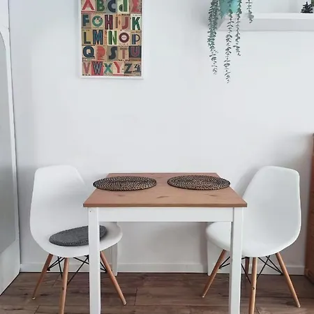 Studio Szmaragd Mokotow Blisko Lotniska Apartman Varsó